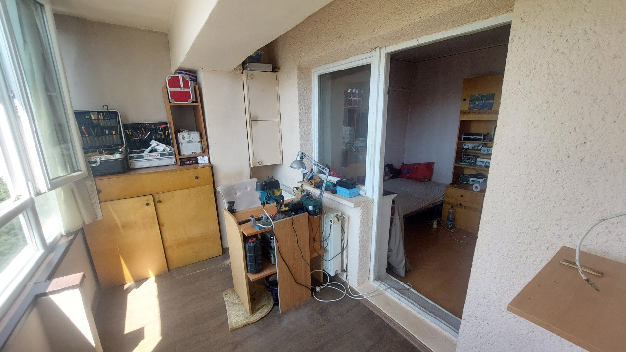 Apartament 4 camere decomandat, 102 mp, etajul 8, Rovine zona Posta