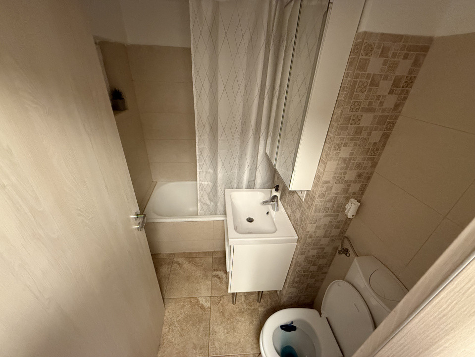 Apartament 4 camere complet utilat l Parter cu 2 băi l Revovat, SMART&SECURIZAT