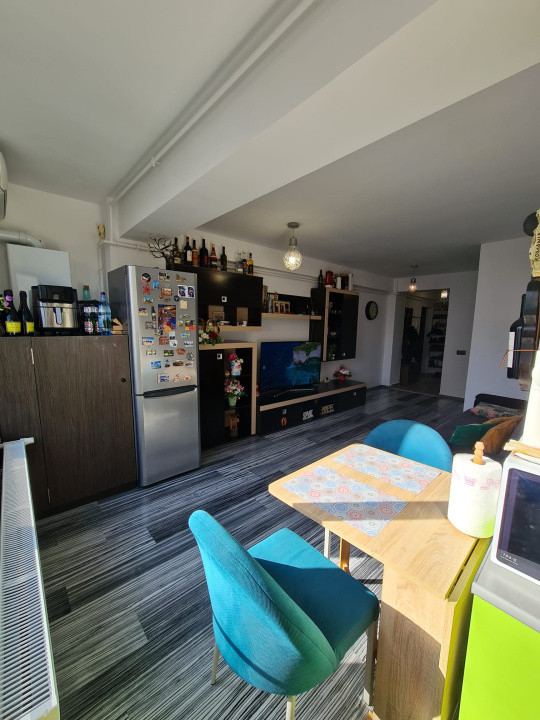 🏡 Apartament de vânzare – 3 camere, etaj 2, zona Doamna Stanca