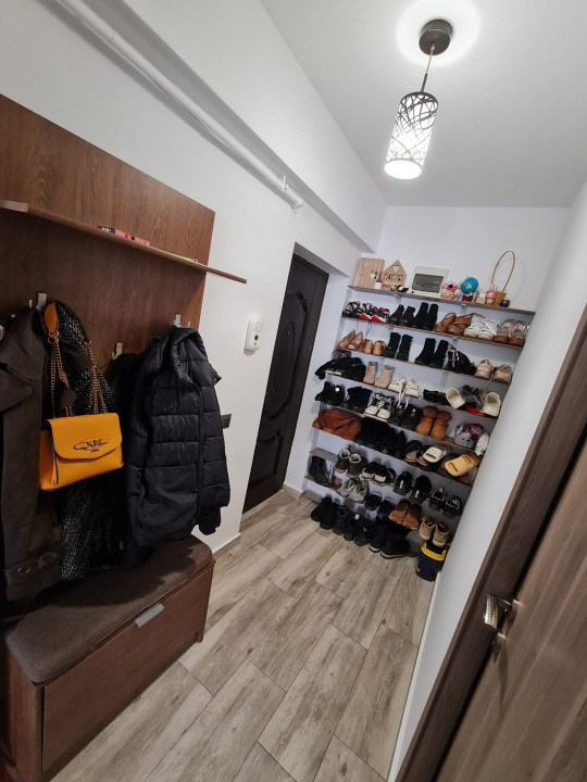 🏡 Apartament de vânzare – 3 camere, etaj 2, zona Doamna Stanca