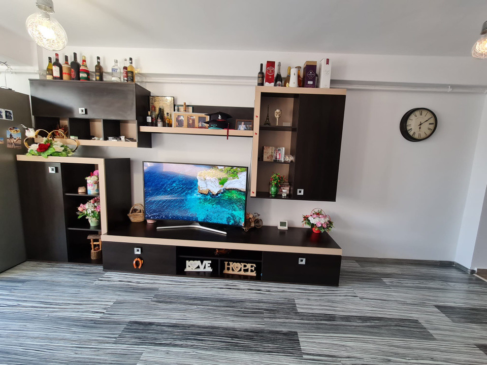 🏡 Apartament de vânzare – 3 camere, etaj 2, zona Doamna Stanca