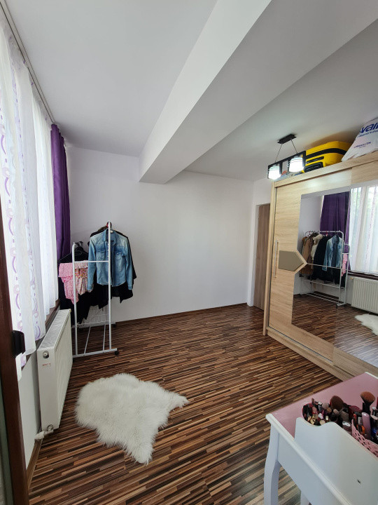 🏡 Apartament de vânzare – 3 camere, etaj 2, zona Doamna Stanca