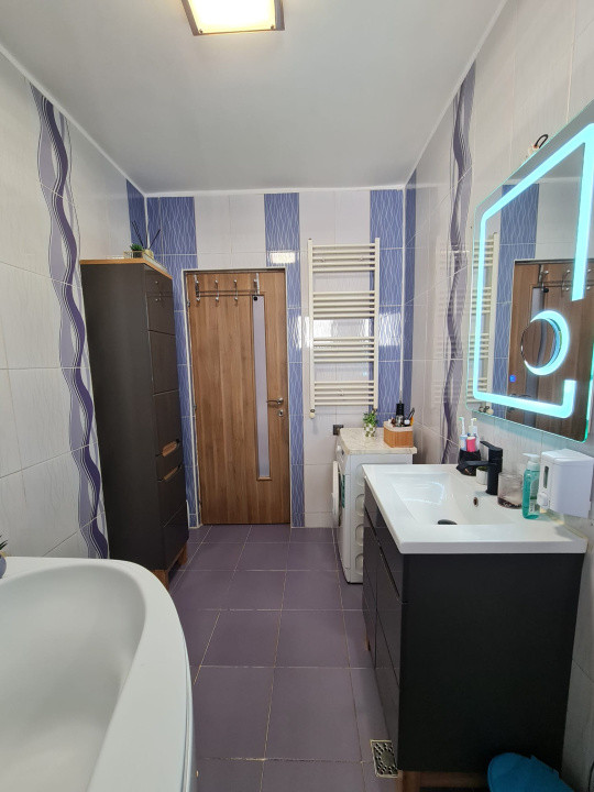 🏡 Apartament de vânzare – 3 camere, etaj 2, zona Doamna Stanca