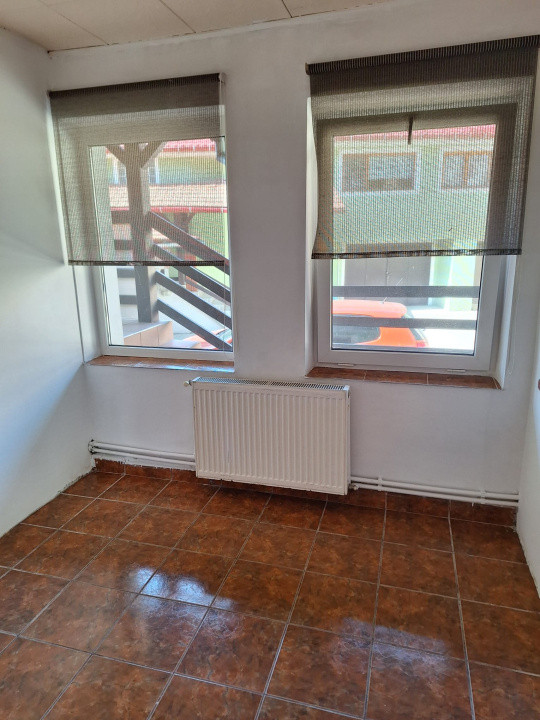 Apartament 4 camere de vânzare la casa