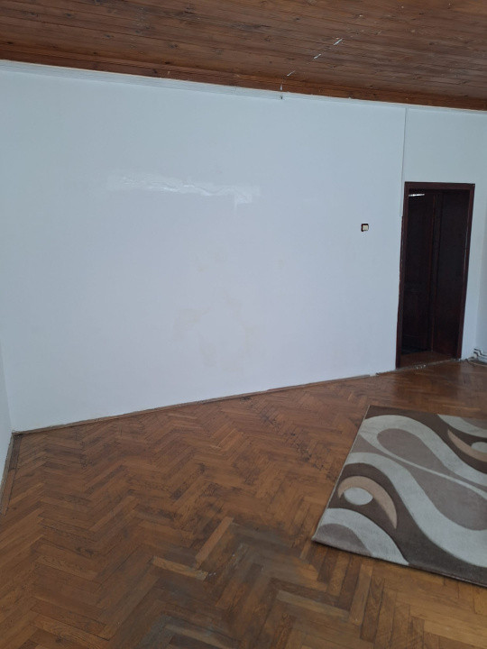 Apartament 4 camere de vânzare la casa