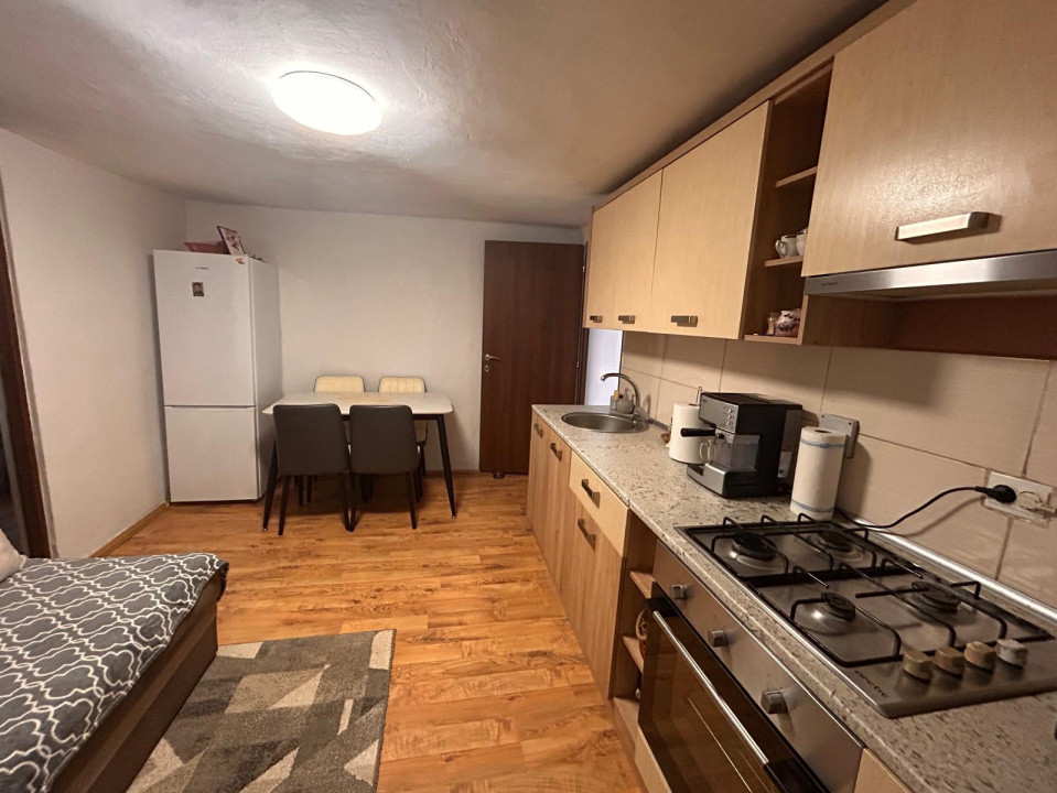 Casă cu 2 camere în curte comună, zona Gării, 135000 Eur