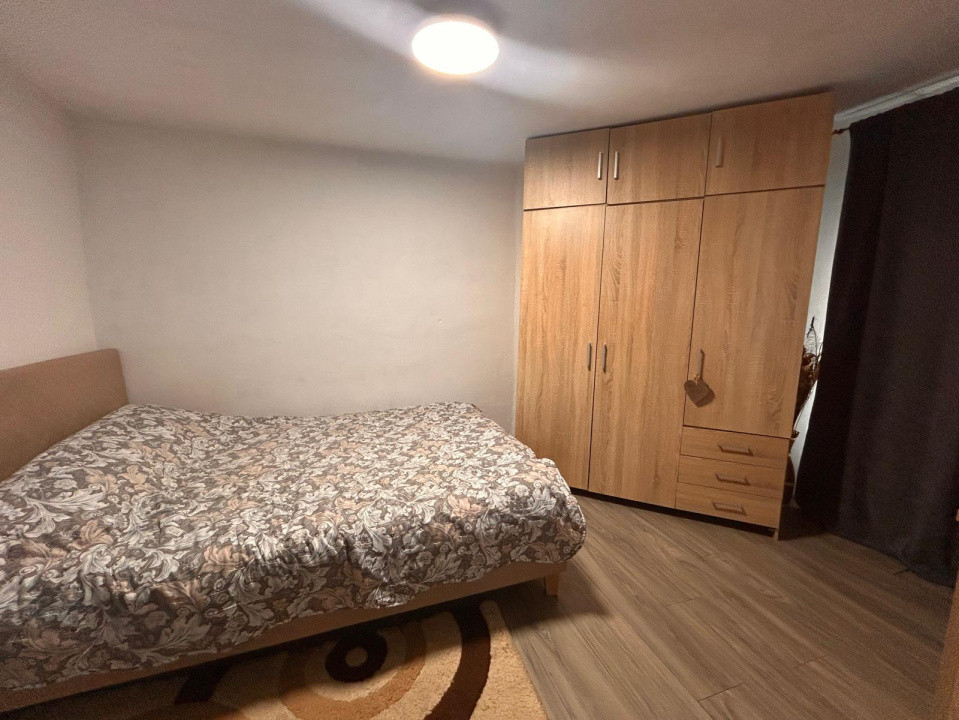 Casă cu 2 camere în curte comună, zona Gării, 135000 Eur