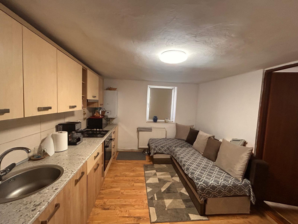 Casă cu 2 camere în curte comună, zona Gării, 135000 Eur