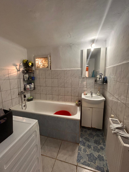 Casă cu 2 camere în curte comună, zona Gării, 135000 Eur