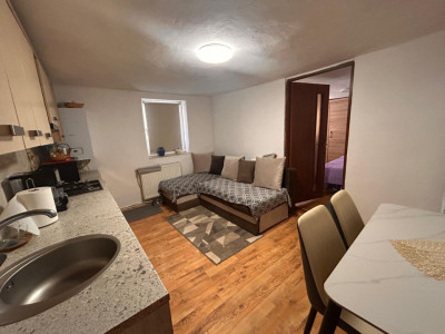 Casă cu 2 camere în curte comună, zona Gării, 135000 Eur