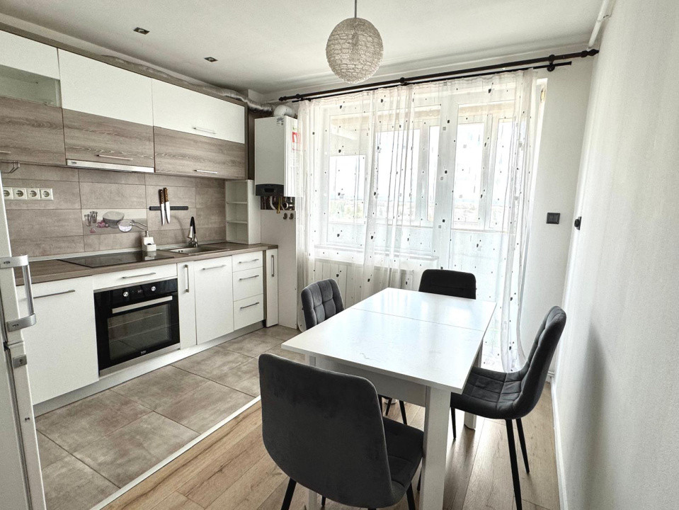 Inchiriere apartament 3 camere - Semiluna - luminos cu priveliste