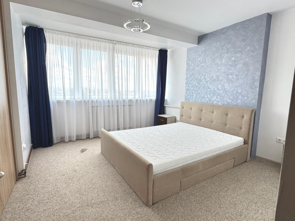 Inchiriere apartament 3 camere - Semiluna - luminos cu priveliste