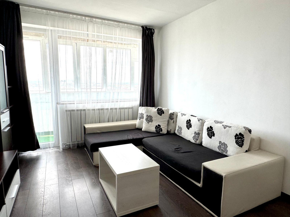 Inchiriere apartament 3 camere - Semiluna - luminos cu priveliste