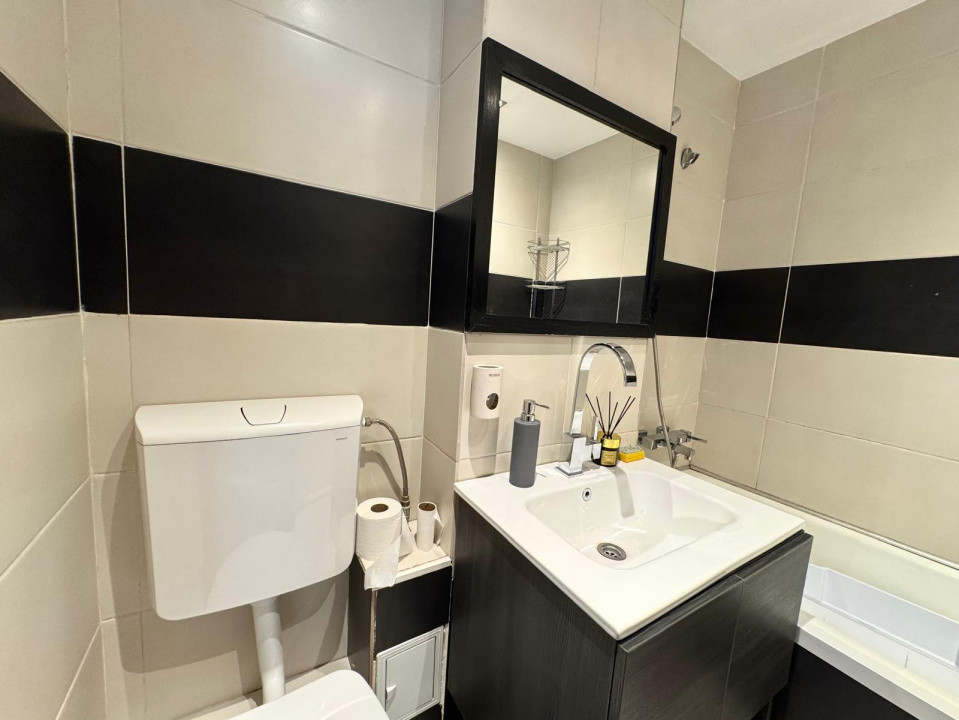 Inchiriere apartament 3 camere - Semiluna - luminos cu priveliste