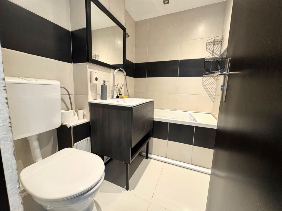 Inchiriere apartament 3 camere - Semiluna - luminos cu priveliste