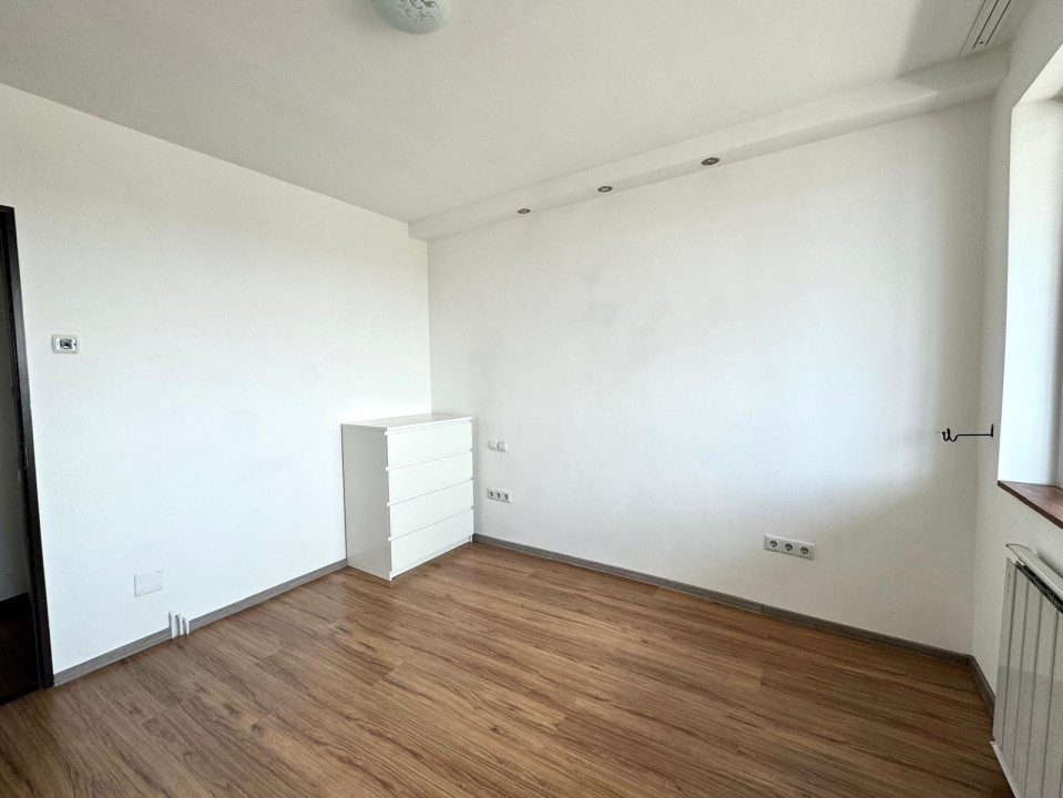 Inchiriere apartament 3 camere - Semiluna - luminos cu priveliste