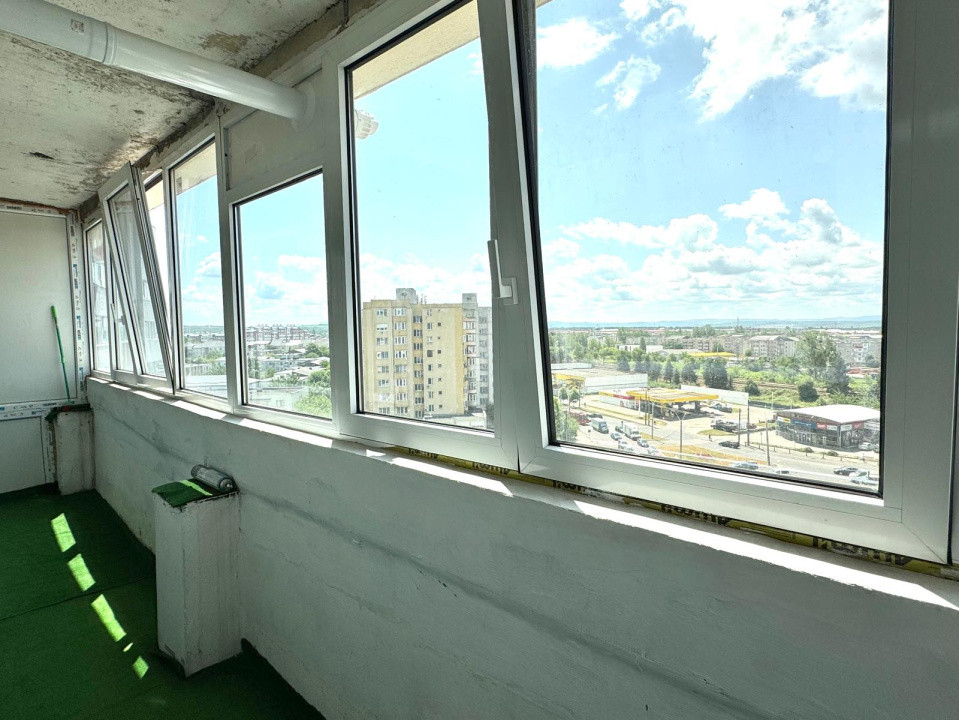 Inchiriere apartament 3 camere - Semiluna - luminos cu priveliste