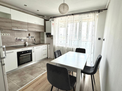 Inchiriere apartament 3 camere - Semiluna - luminos cu priveliste