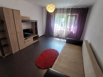 Apartament doua camere decomandat, parter, 1 Mai zona Pelendava