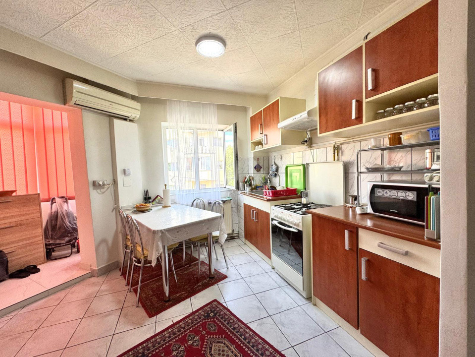 Apartament de vanzare - 2 camere  etaj 2 - Matei Basarab - decomandat si luminos