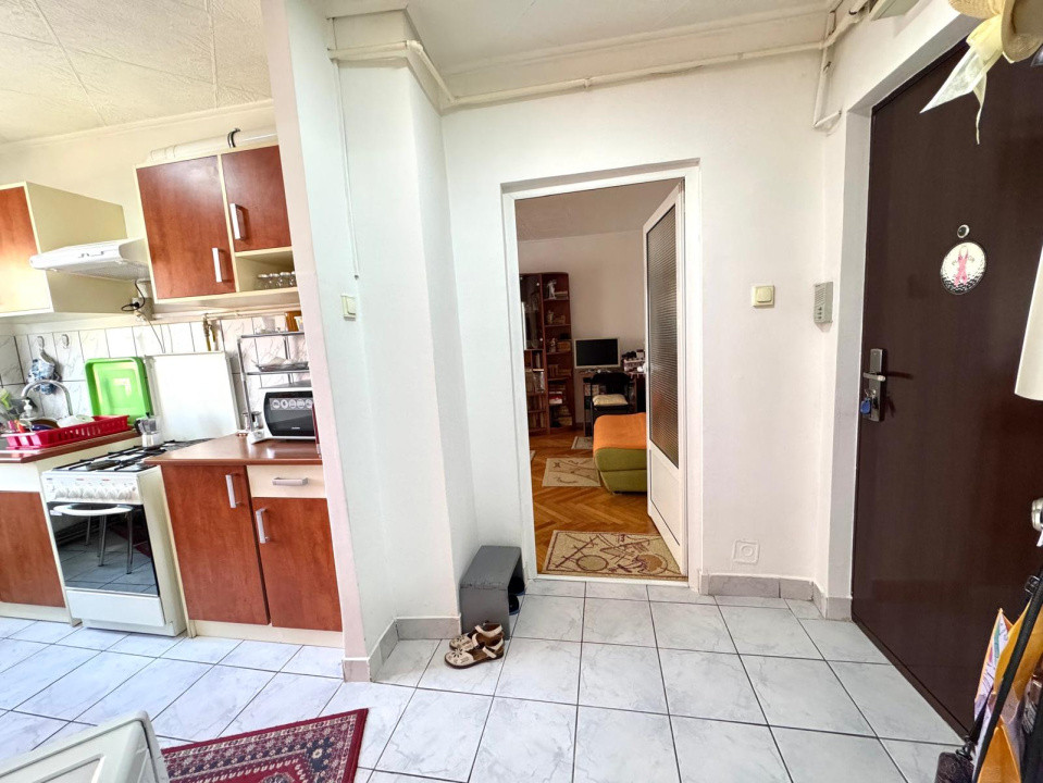 Apartament de vanzare - 2 camere  etaj 2 - Matei Basarab - decomandat si luminos