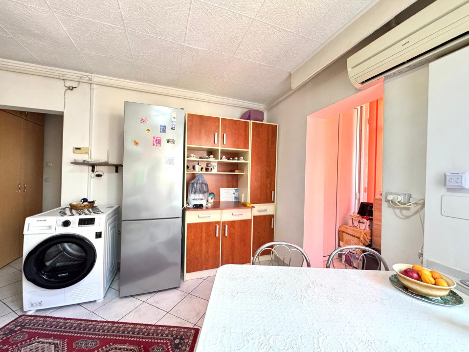 Apartament de vanzare - 2 camere  etaj 2 - Matei Basarab - decomandat si luminos