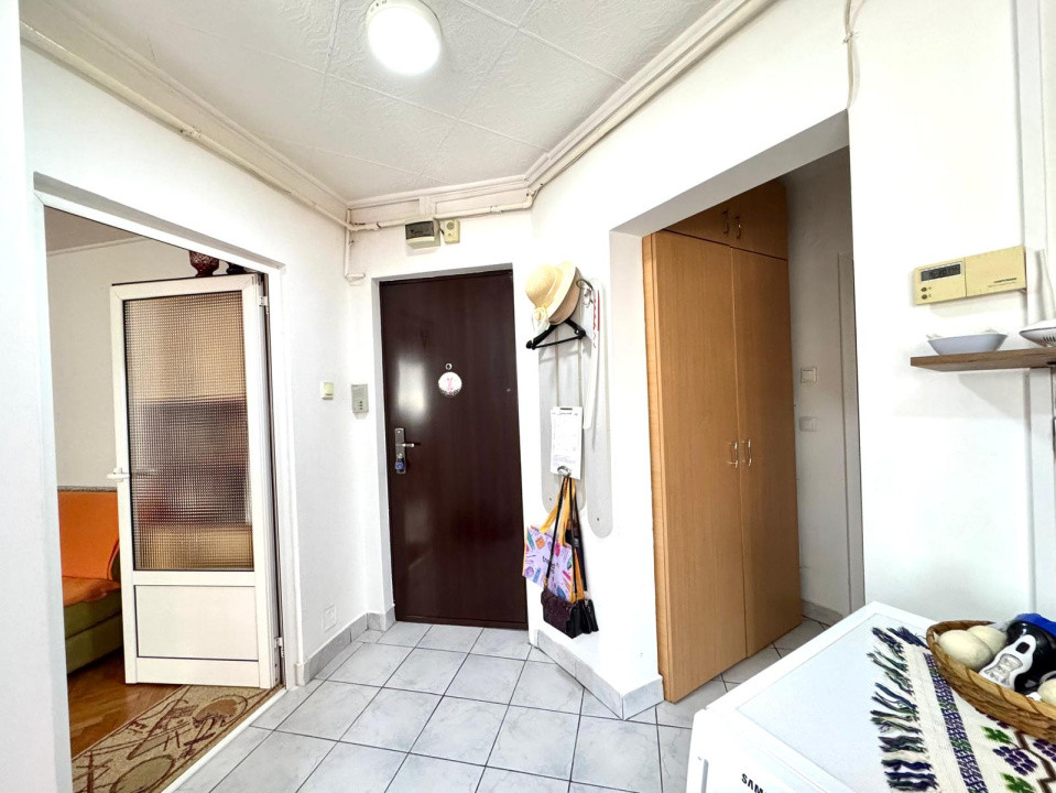 Apartament de vanzare - 2 camere  etaj 2 - Matei Basarab - decomandat si luminos