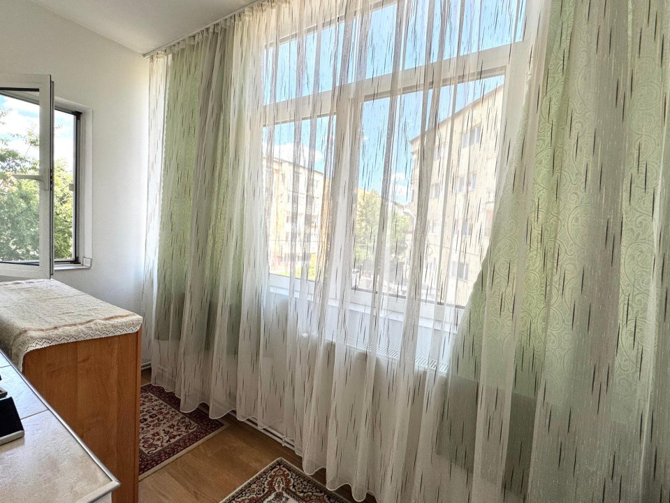 Apartament de vanzare - 2 camere  etaj 2 - Matei Basarab - decomandat si luminos