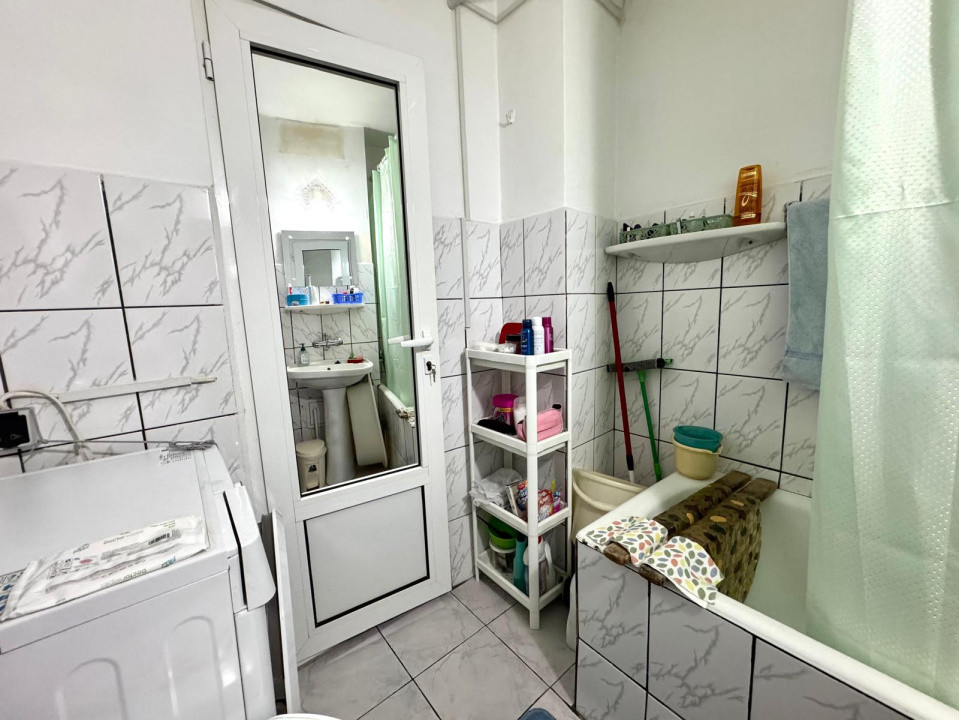 Apartament de vanzare - 2 camere  etaj 2 - Matei Basarab - decomandat si luminos