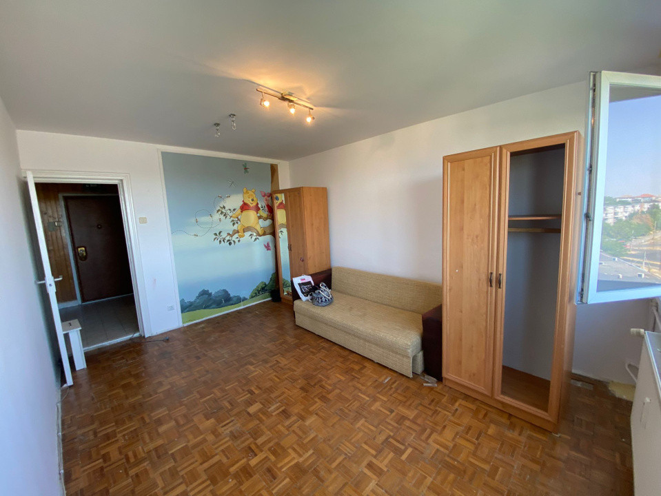 Apartament 2 cam, decomandat, necesită renovare, et 6, bloc cu lift, B-dul Dacia