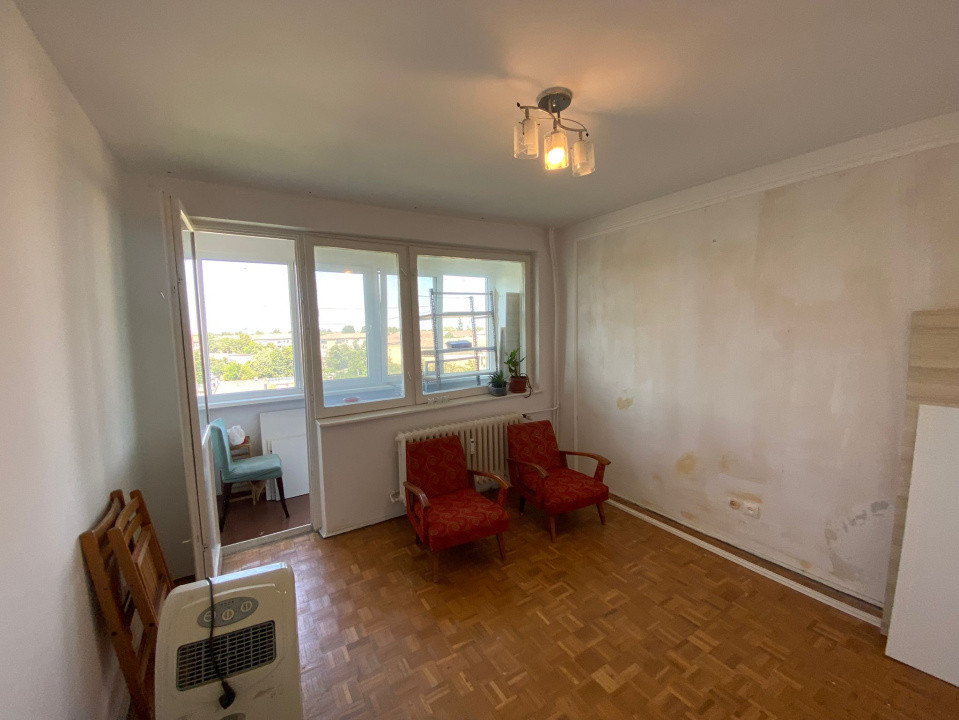 Apartament 2 cam, decomandat, necesită renovare, et 6, bloc cu lift, B-dul Dacia