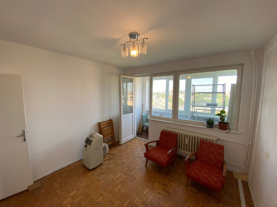 Apartament 2 cam, decomandat, necesită renovare, et 6, bloc cu lift, B-dul Dacia