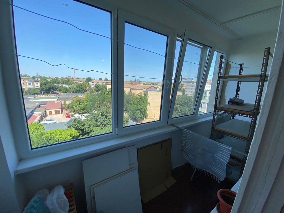 Apartament 2 cam, decomandat, necesită renovare, et 6, bloc cu lift, B-dul Dacia