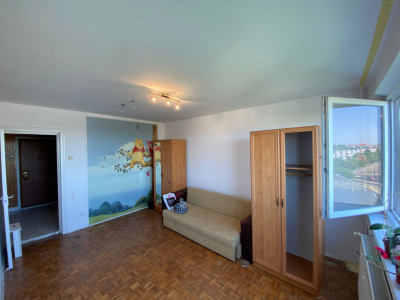 Apartament 2 cam, decomandat, necesită renovare, et 6, bloc cu lift, B-dul Dacia