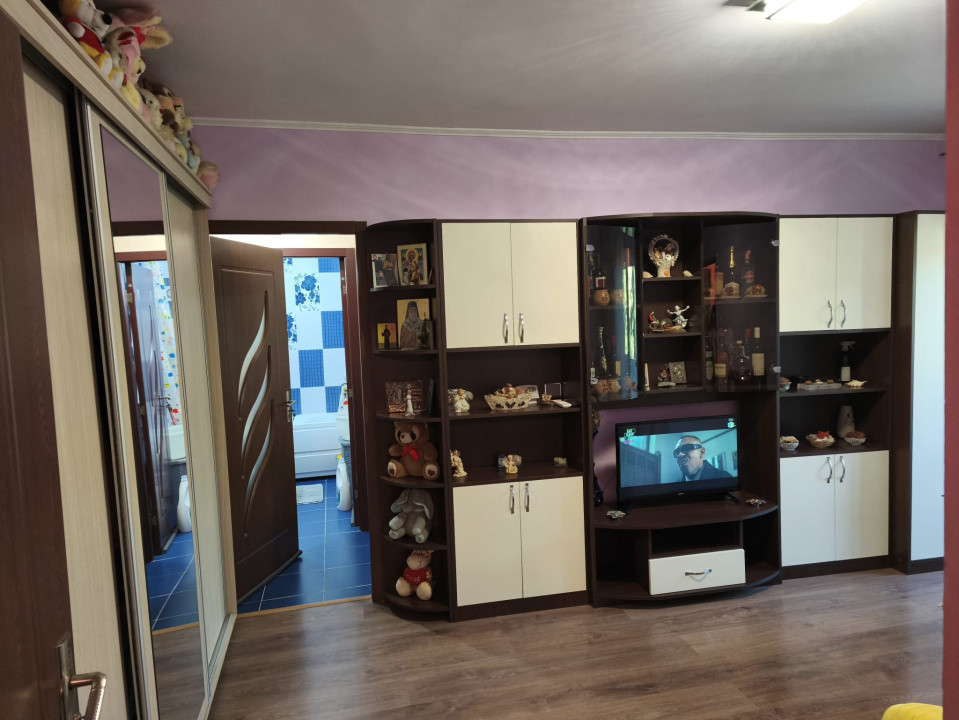 APARTAMENT DE VANZARE, 2 CAM, ET 3/4