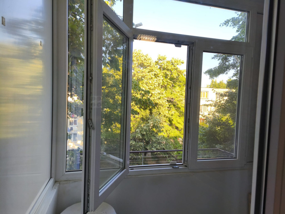 APARTAMENT DE VANZARE, 2 CAM, ET 3/4