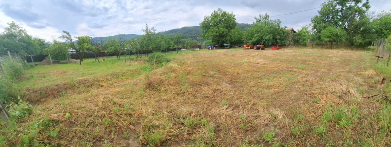 Teren intravilan de vanzare ,Comuna Brosteni 1200mp