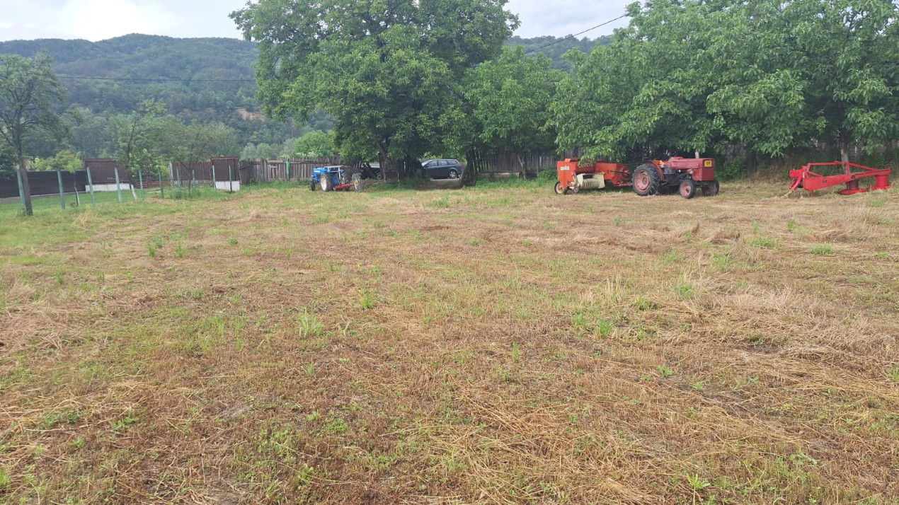 Teren intravilan de vanzare ,Comuna Brosteni 1200mp