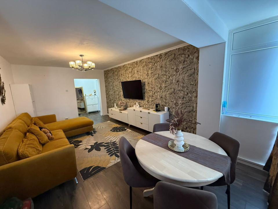 Apartament 3 camere decomandat, 67mp, Craiovita Noua, zona Orizont.