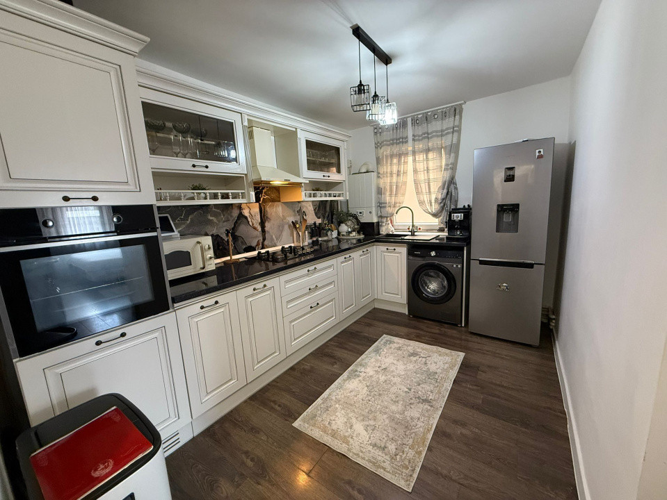 Apartament 3 camere decomandat, 67mp, Craiovita Noua, zona Orizont.