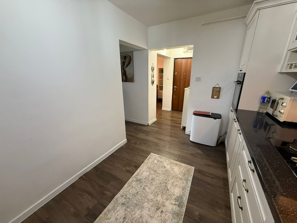 Apartament 3 camere decomandat, 67mp, Craiovita Noua, zona Orizont.