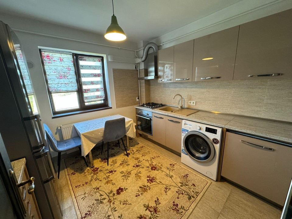 Apartament, 2 camere, decomandat,  64 mp, Centru , Zona Campia Islaz