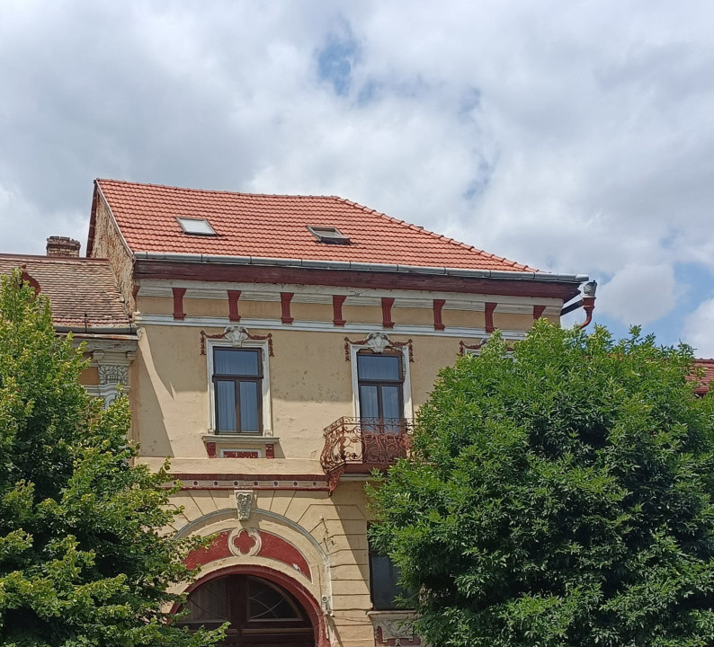 Casă de vânzare Reghin zona centrală.