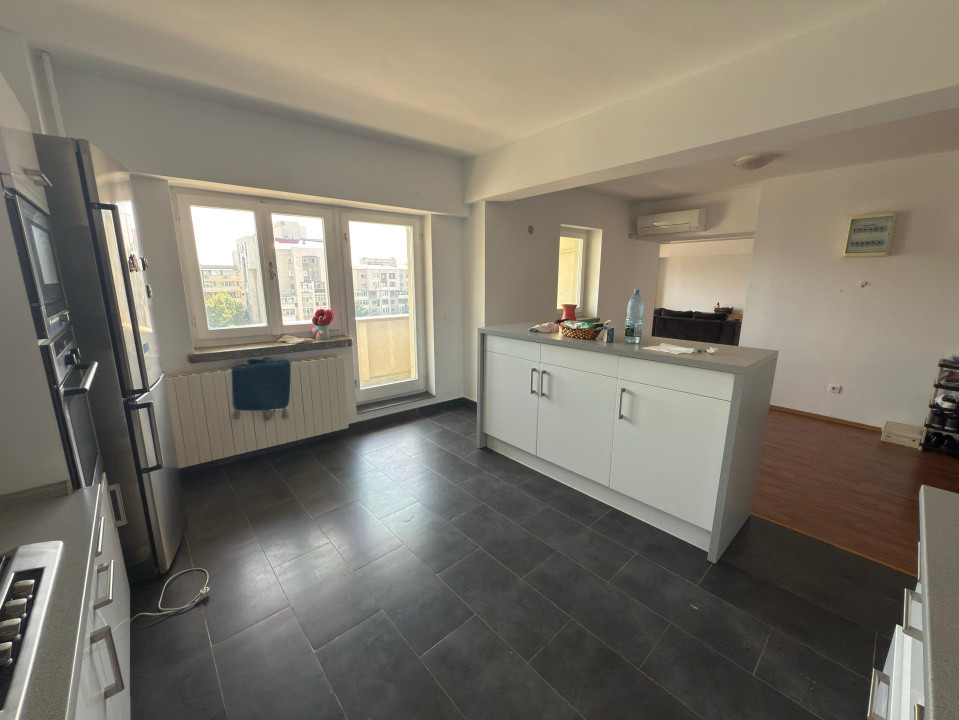 Apartament 4 camere, decomandat, 158 mp, Piata Centrala
