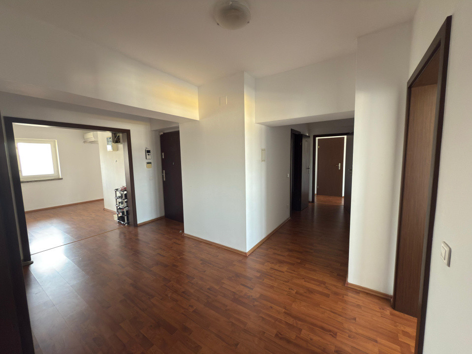 Apartament 4 camere, decomandat, 158 mp, Piata Centrala