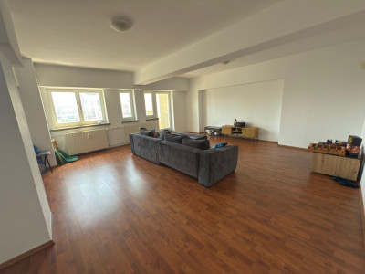 Apartament 4 camere, decomandat, 158 mp, Piata Centrala
