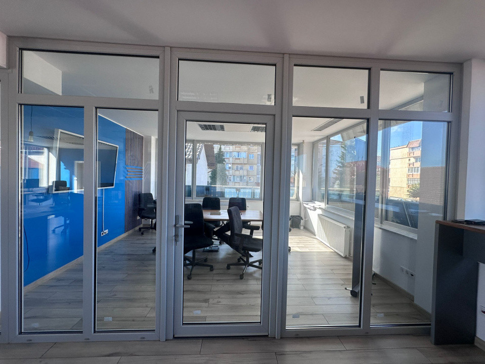 🏢 Clădire de birouri de închiriat | 625 mp utili | 2 etaje + mansardă |