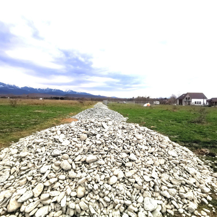 Teren extravilan  de vânzare | 8000 mp|- Valea Avrigului 