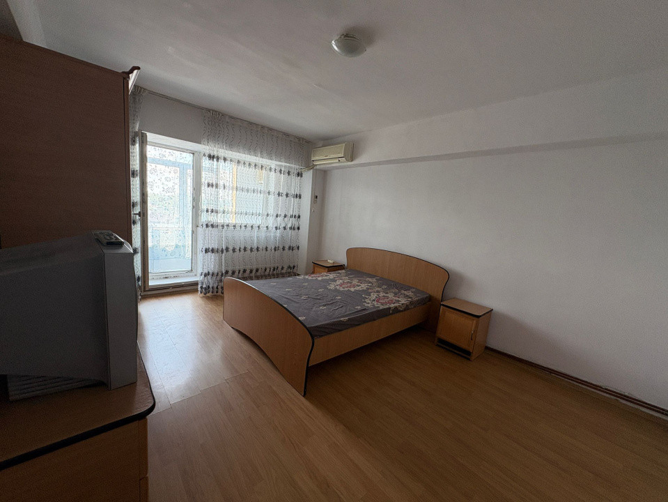 Apartament 4 camere , decomandat, 85 mp,  cartier 1MAI, Centru Multifunctional