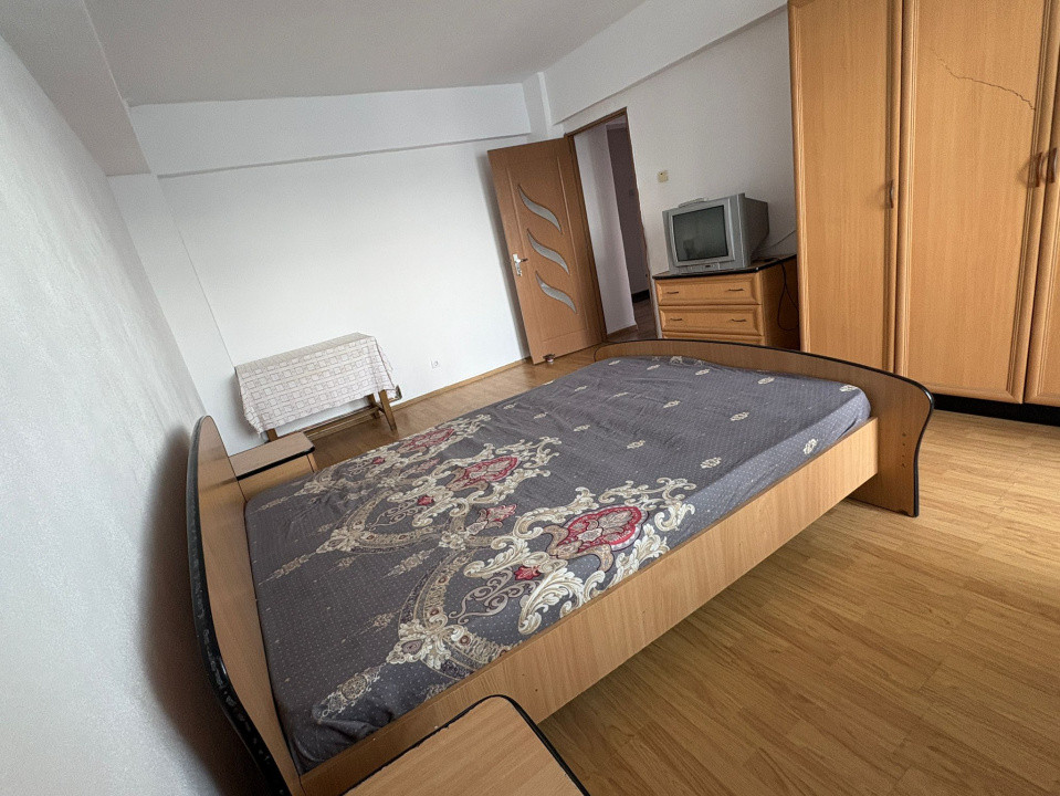 Apartament 4 camere , decomandat, 85 mp,  cartier 1MAI, Centru Multifunctional